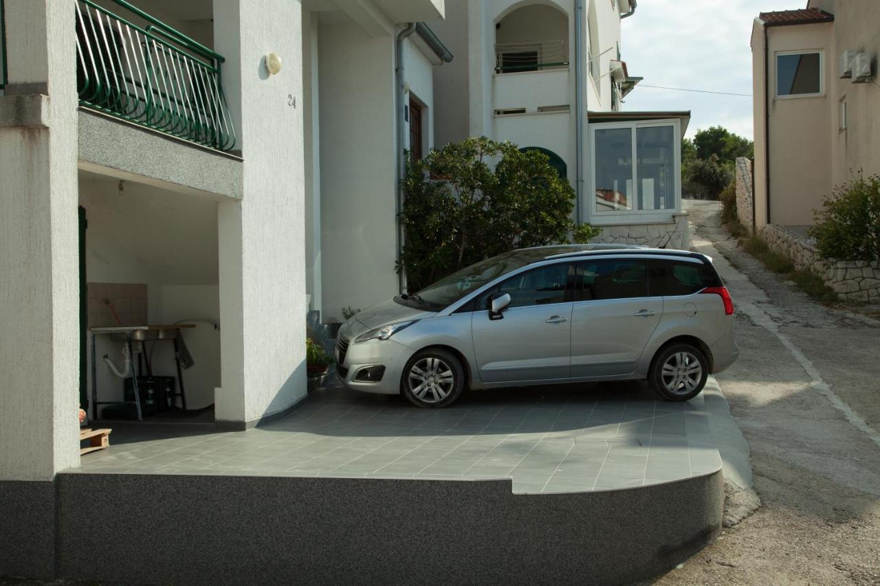 Apartments By The Sea Bilo, Primosten - 4191 Kültér fotó