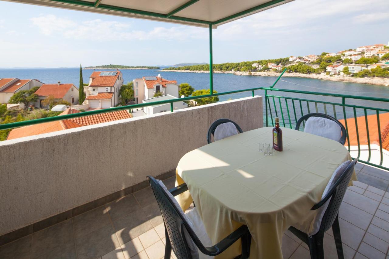 Apartments By The Sea Bilo, Primosten - 4191 Kültér fotó